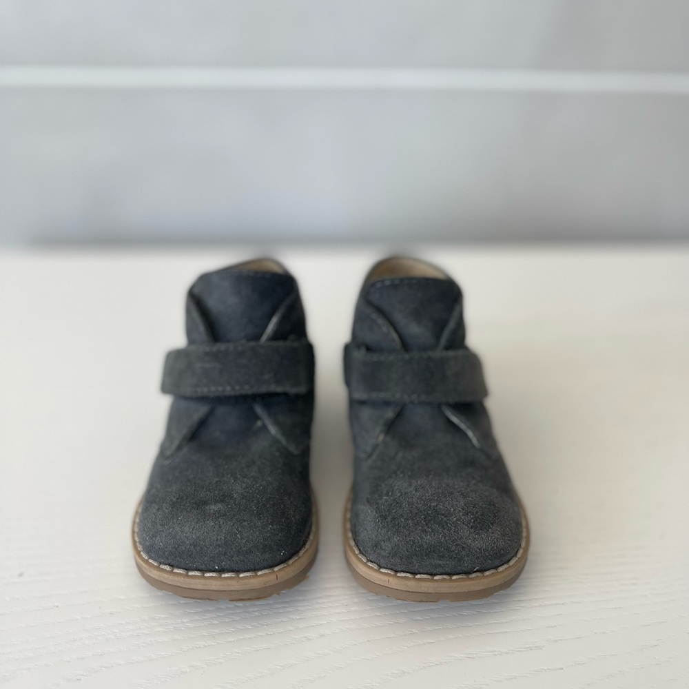 Little Eric Suede Leather Gray Boots with Velcro Closure. Size EU20/US 4.5